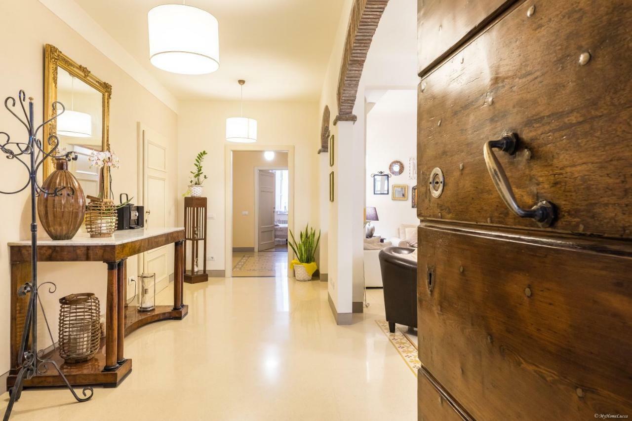 La Delizia Central Apartment Lucca Bagian luar foto