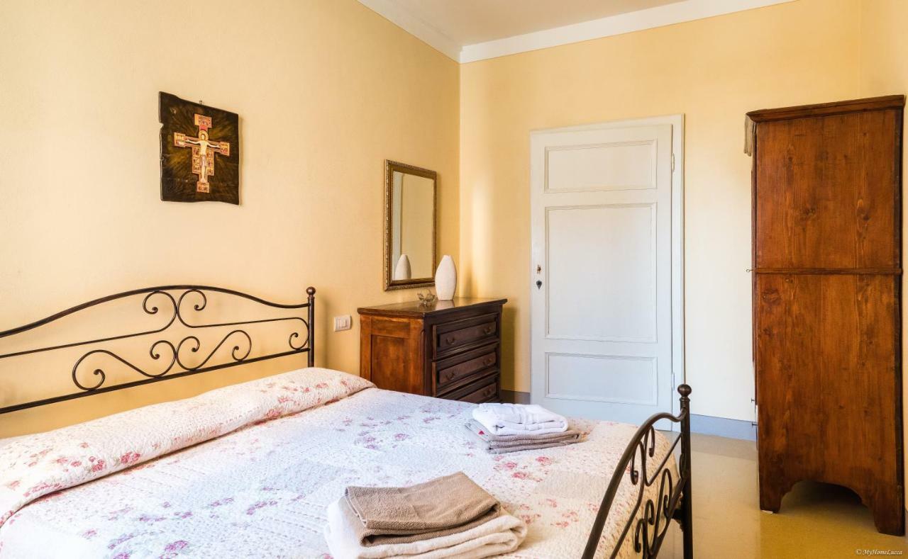 La Delizia Central Apartment Lucca Bagian luar foto